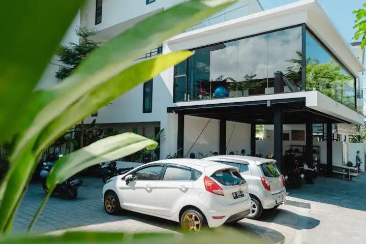 Premier Canggu Area With Gym Coworking Parking Security And Full Services Apartment Denpasar (Bali)